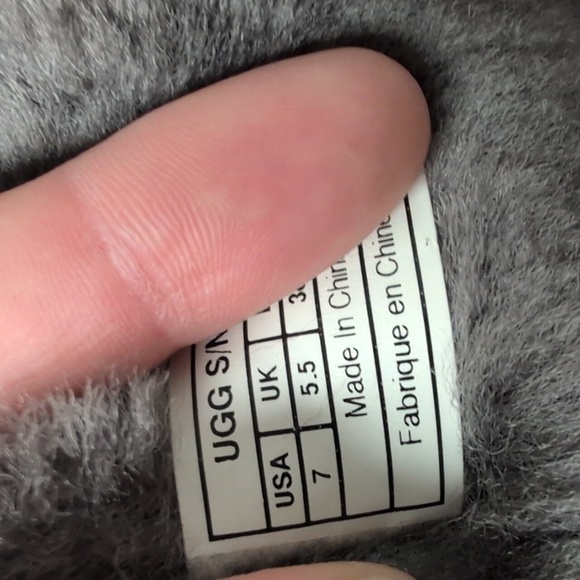 UGG Bailey Button Triplet Boot - Picture 5 of 7